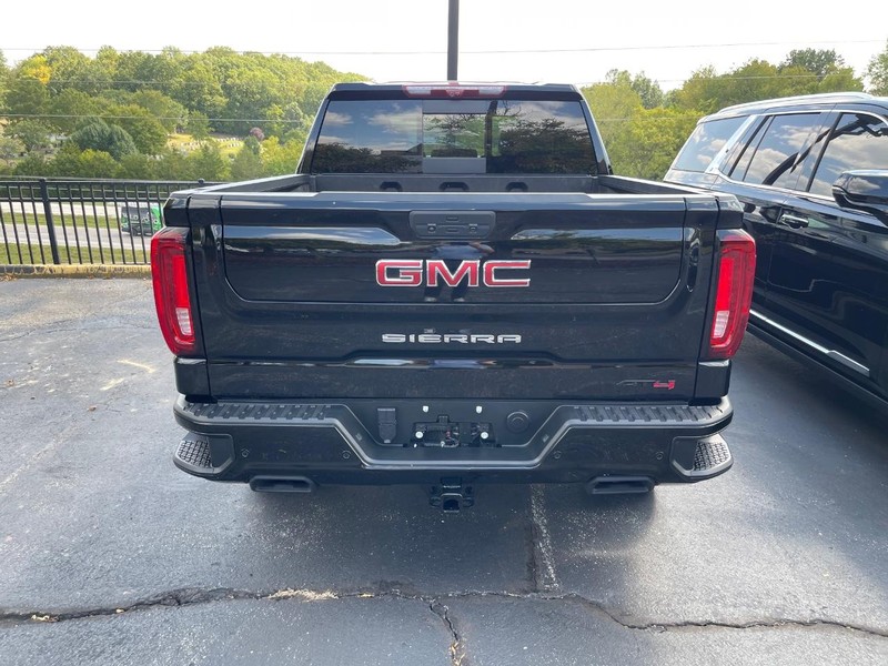GMC Sierra 1500 Vehicle Full-screen Gallery Image 6