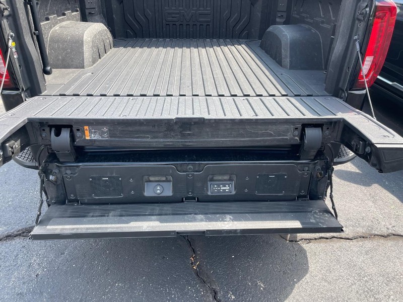 GMC Sierra 1500 Vehicle Full-screen Gallery Image 8