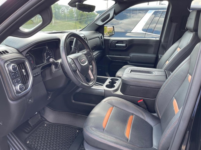 GMC Sierra 1500 Vehicle Full-screen Gallery Image 9