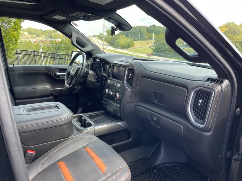 GMC Sierra 1500 Vehicle Full-screen Gallery Image 11
