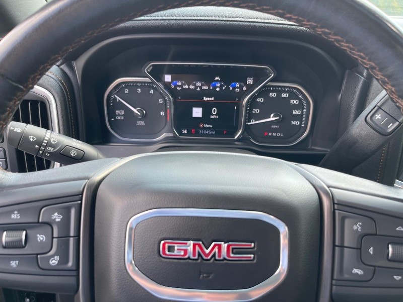 GMC Sierra 1500 Vehicle Full-screen Gallery Image 13