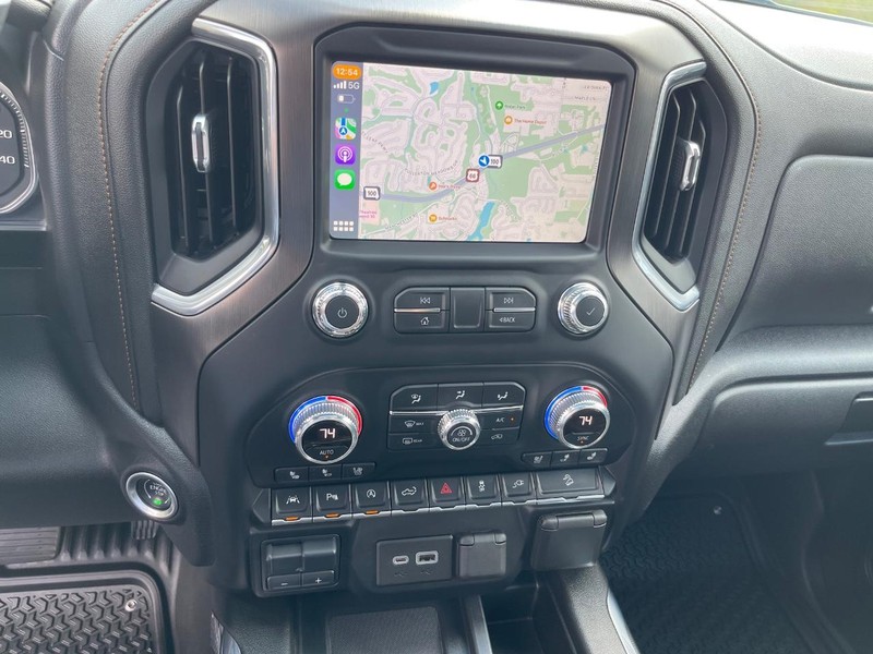 GMC Sierra 1500 Vehicle Full-screen Gallery Image 14