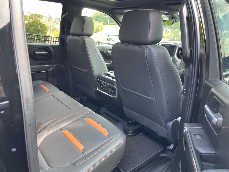 GMC Sierra 1500 Vehicle Full-screen Gallery Image 16