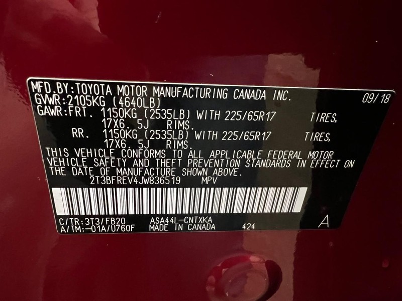 Toyota RAV4 Vehicle Full-screen Gallery Image 10