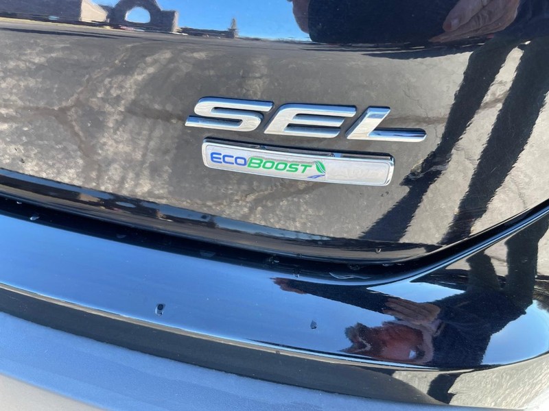 Ford Edge Vehicle Full-screen Gallery Image 7