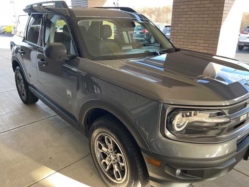 Ford Bronco Sport Vehicle Full-screen Gallery Image 2
