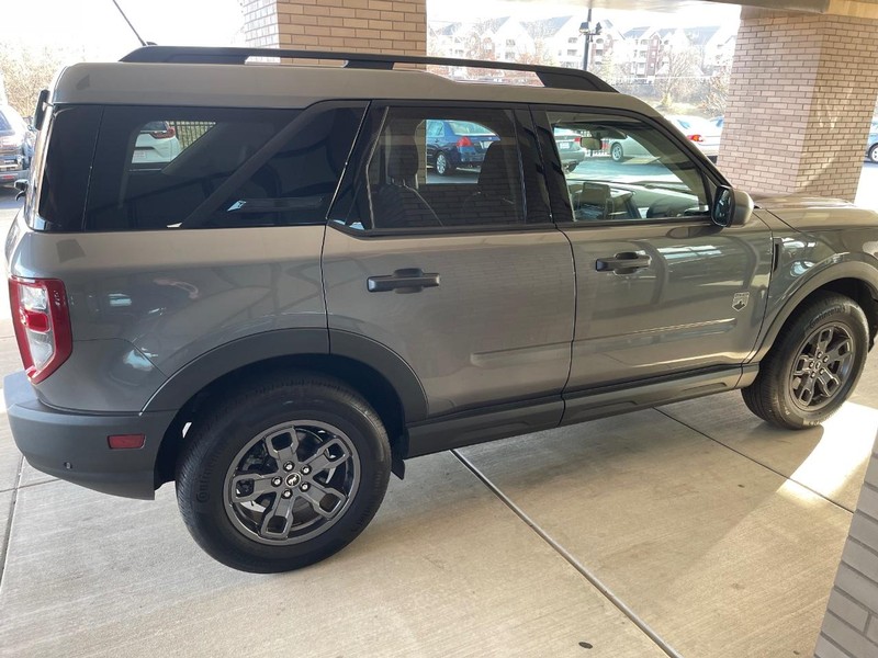 Ford Bronco Sport Vehicle Full-screen Gallery Image 4