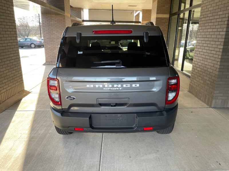 Ford Bronco Sport Vehicle Full-screen Gallery Image 5