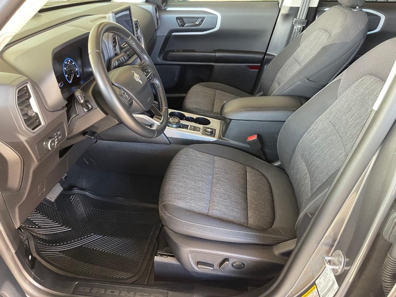 Ford Bronco Sport Vehicle Full-screen Gallery Image 8