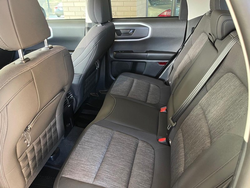 Ford Bronco Sport Vehicle Full-screen Gallery Image 13