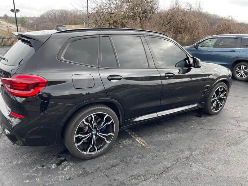BMW X3 M Vehicle Full-screen Gallery Image 4