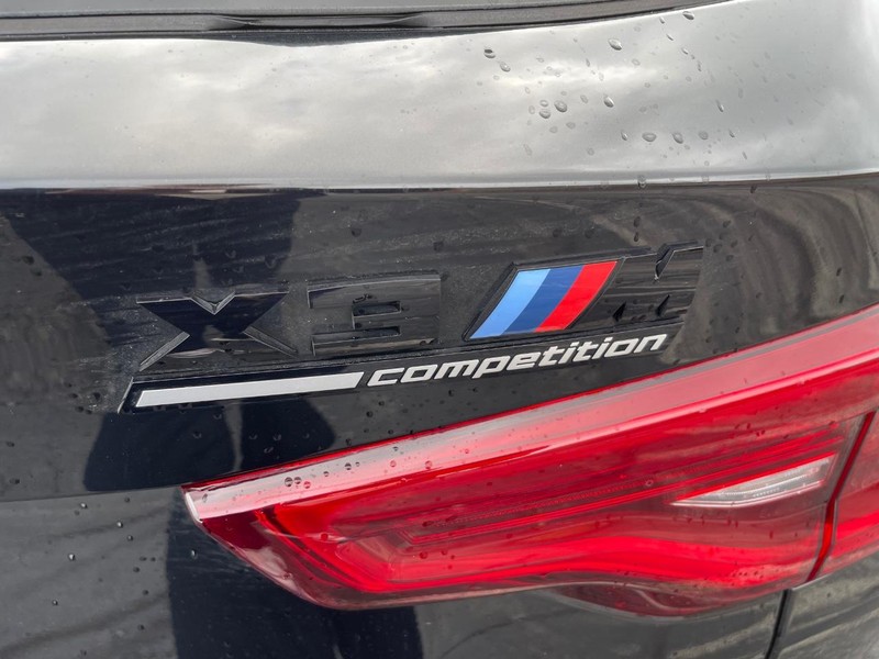 BMW X3 M Vehicle Full-screen Gallery Image 7