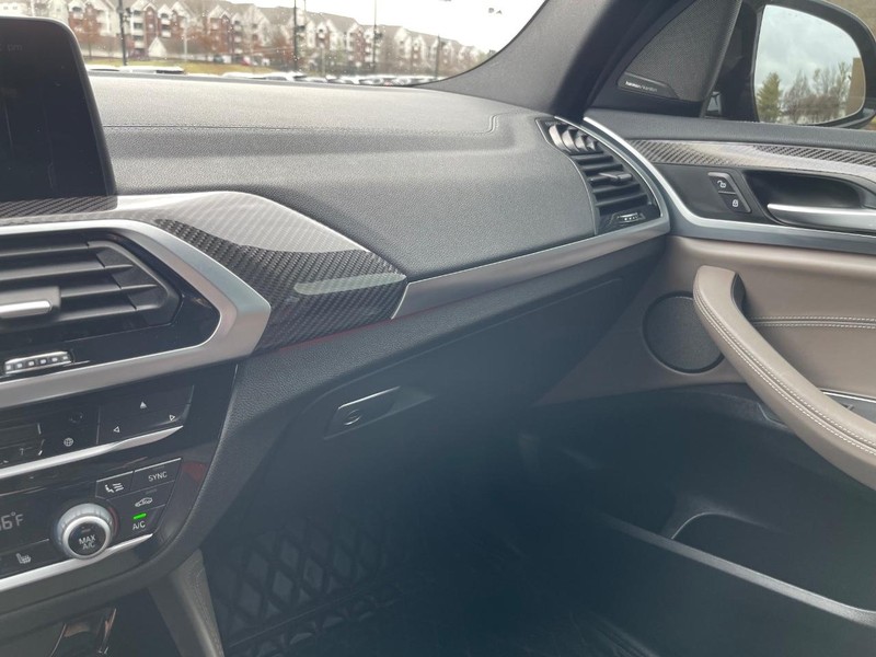 BMW X3 M Vehicle Full-screen Gallery Image 15