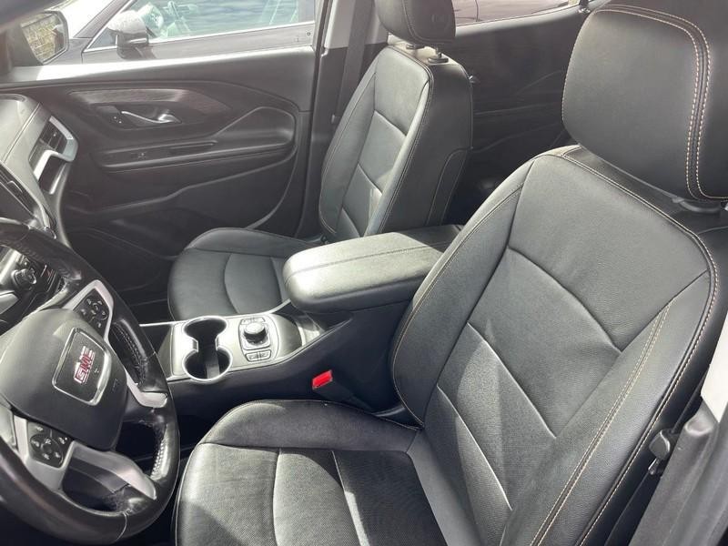 GMC Terrain Vehicle Full-screen Gallery Image 6