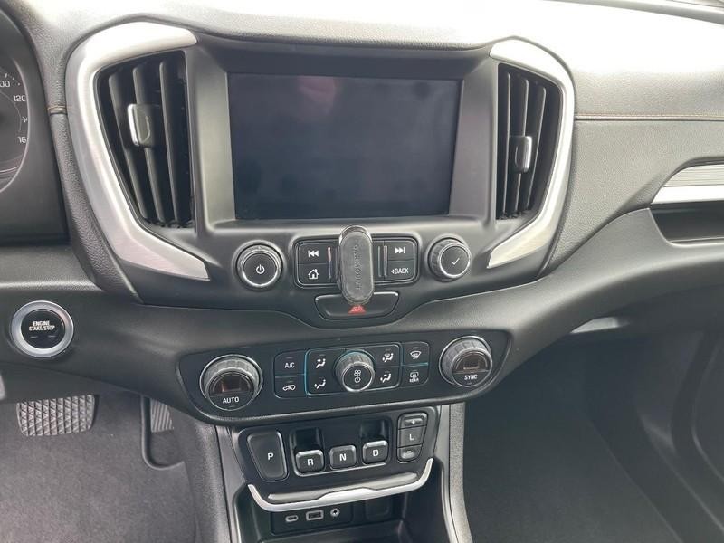 GMC Terrain Vehicle Full-screen Gallery Image 8