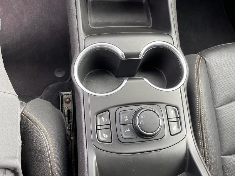 GMC Terrain Vehicle Full-screen Gallery Image 9