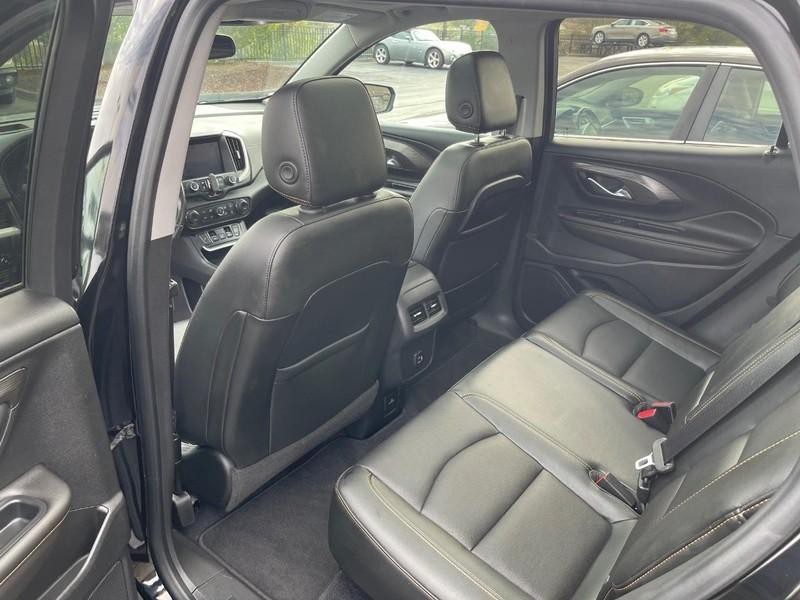 GMC Terrain Vehicle Full-screen Gallery Image 12