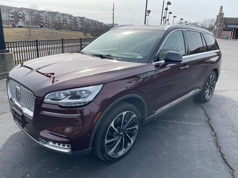 Lincoln Aviator Vehicle Full-screen Gallery Image 3