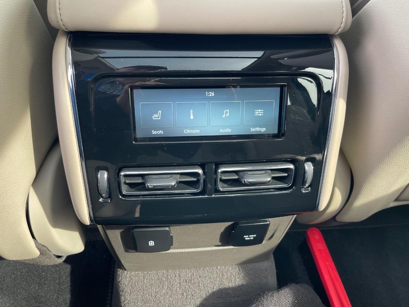 Lincoln Aviator Vehicle Full-screen Gallery Image 14