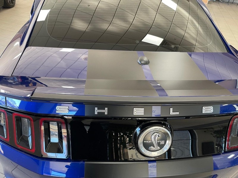 Ford Mustang Vehicle Full-screen Gallery Image 6