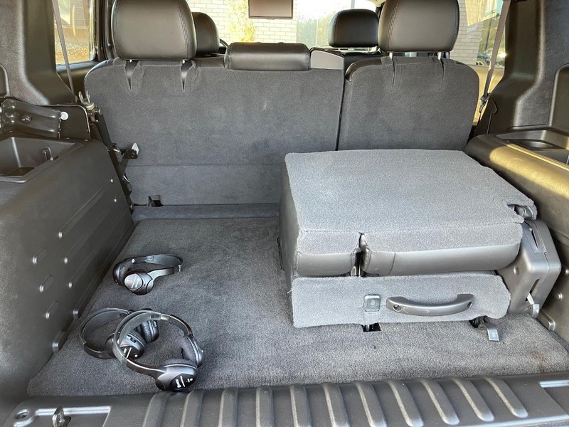 HUMMER H2 Vehicle Full-screen Gallery Image 18