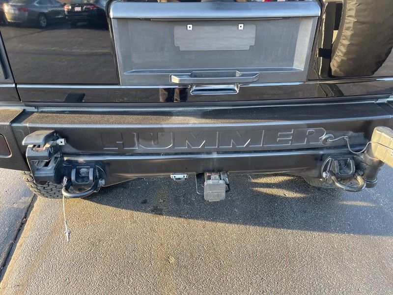 HUMMER H2 Vehicle Full-screen Gallery Image 22
