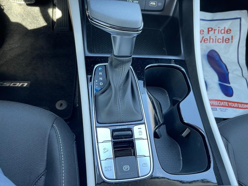 Hyundai Tucson Vehicle Full-screen Gallery Image 6