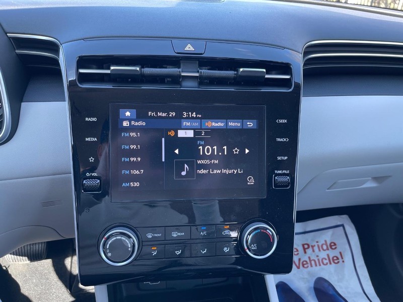 Hyundai Tucson Vehicle Full-screen Gallery Image 8