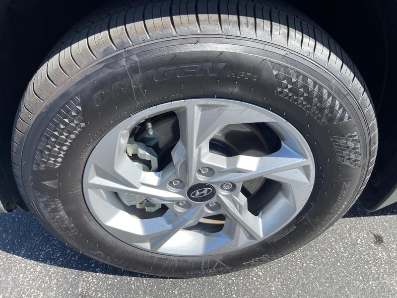 Hyundai Tucson Vehicle Full-screen Gallery Image 13