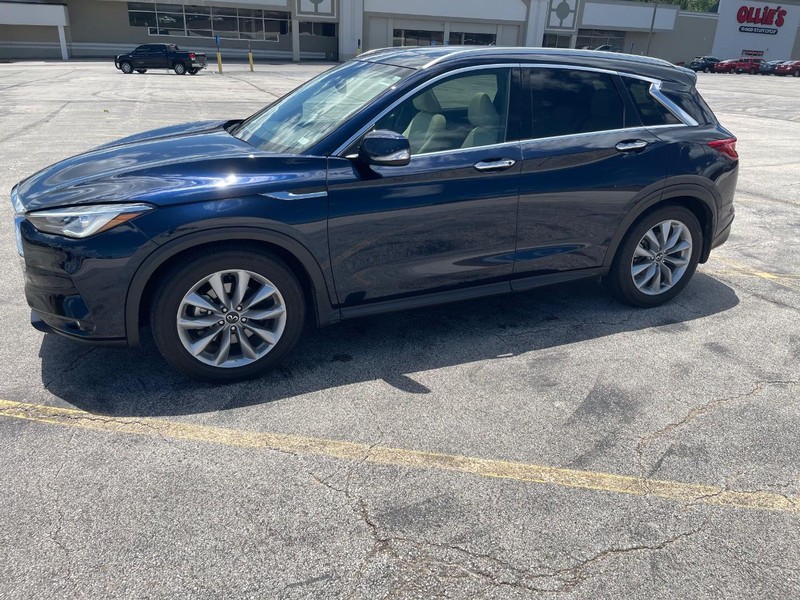 INFINITI QX50 Vehicle Full-screen Gallery Image 3