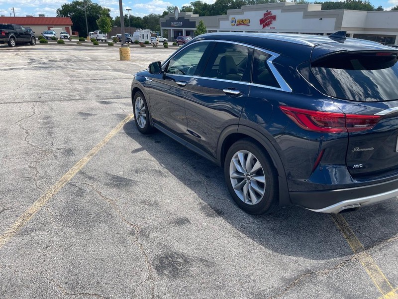 INFINITI QX50 Vehicle Full-screen Gallery Image 5