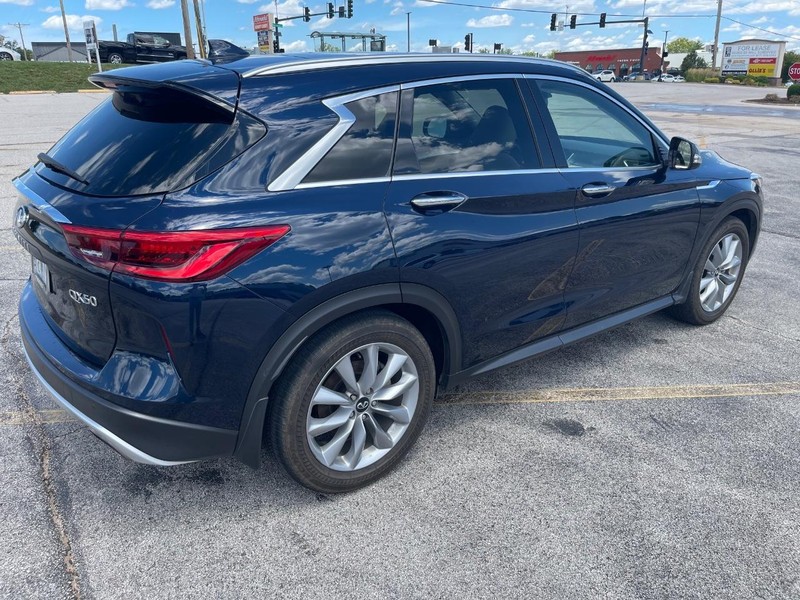 INFINITI QX50 Vehicle Full-screen Gallery Image 6