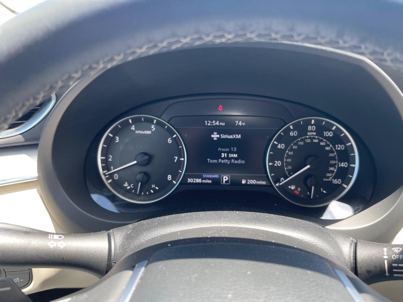 INFINITI QX50 Vehicle Full-screen Gallery Image 9