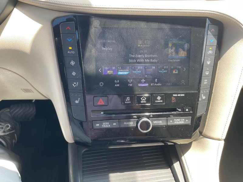 INFINITI QX50 Vehicle Full-screen Gallery Image 10