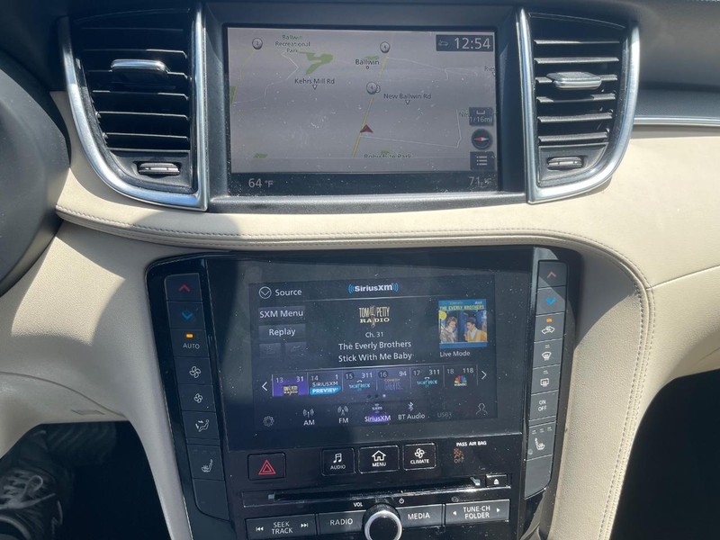 INFINITI QX50 Vehicle Full-screen Gallery Image 11
