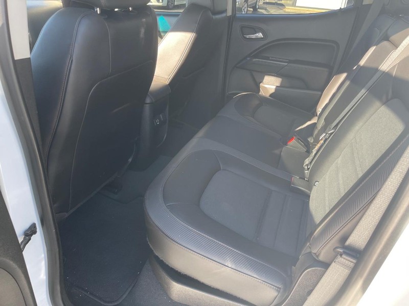 GMC Canyon Vehicle Full-screen Gallery Image 11