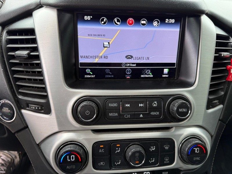 GMC Yukon Vehicle Full-screen Gallery Image 8