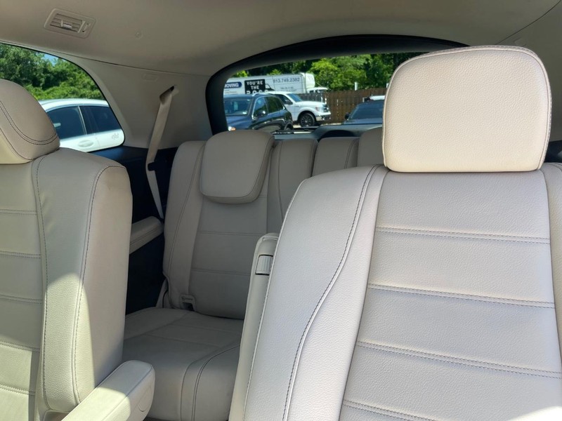 Mercedes-Benz GLS Vehicle Full-screen Gallery Image 11