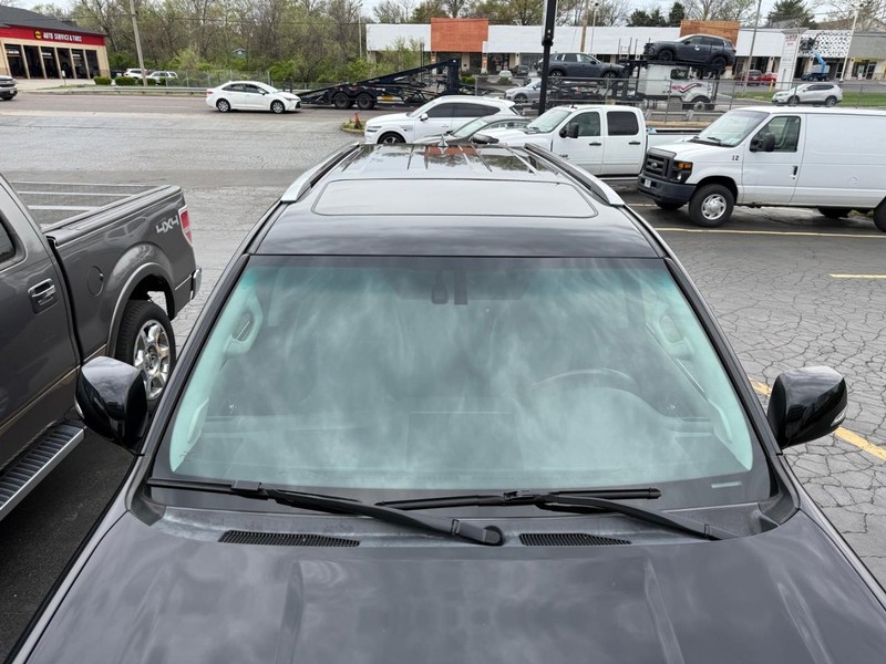 Lexus GX Vehicle Full-screen Gallery Image 6