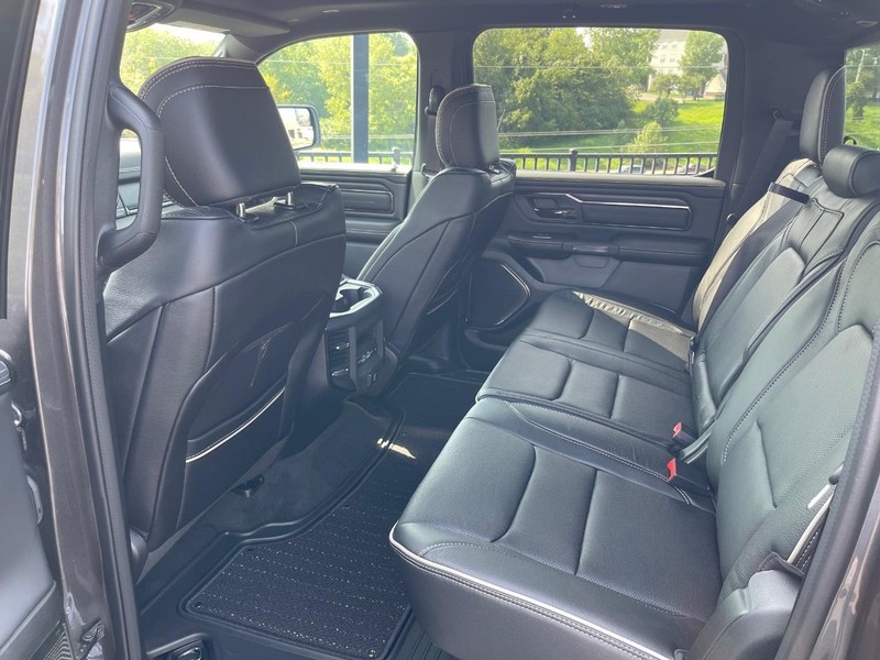 Ram 1500 Vehicle Full-screen Gallery Image 20