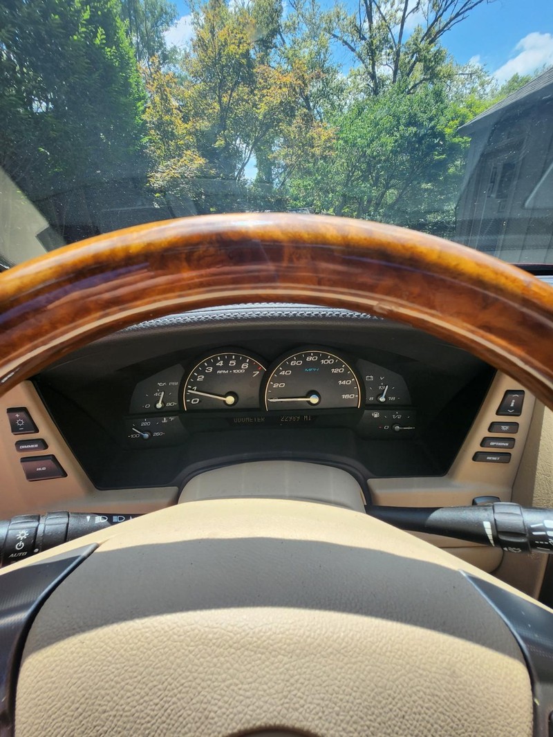 Cadillac XLR Vehicle Full-screen Gallery Image 5
