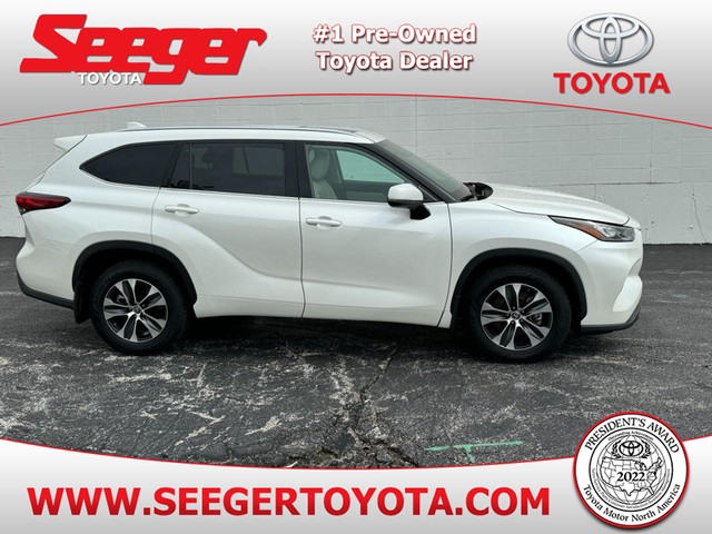 2020 Toyota Highlander XLE at Seeger Toyota in St. Louis MO