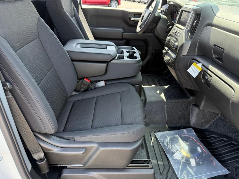 Chevrolet Silverado 1500 Vehicle Full-screen Gallery Image 5