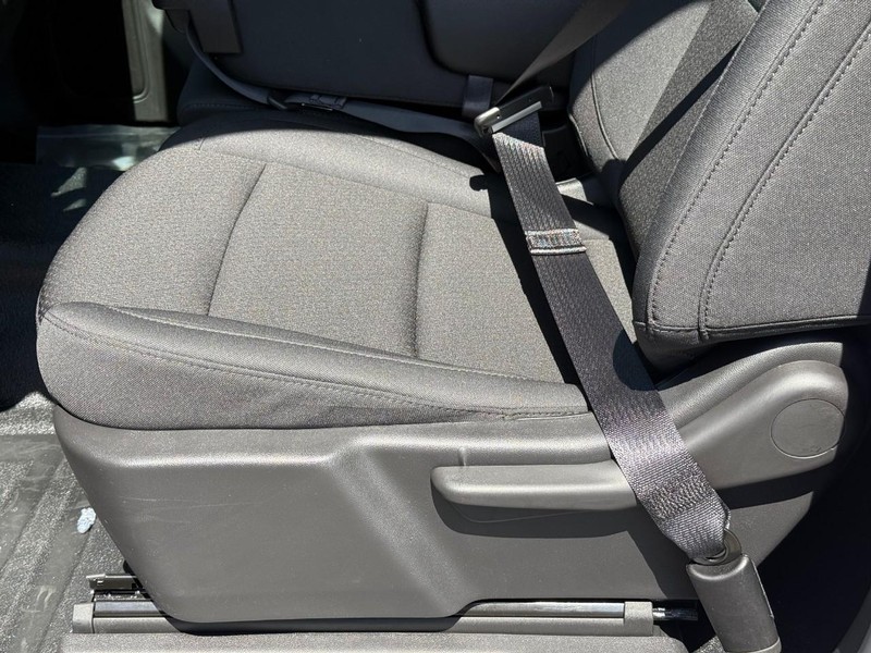 Chevrolet Silverado 1500 Vehicle Full-screen Gallery Image 8