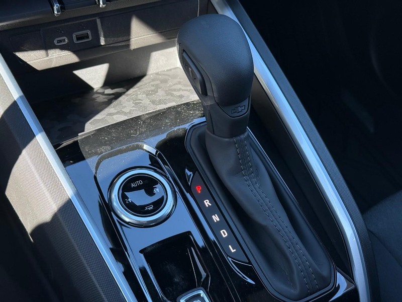 Chevrolet Colorado Vehicle Full-screen Gallery Image 14