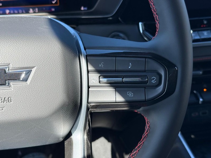 Chevrolet Colorado Vehicle Full-screen Gallery Image 14