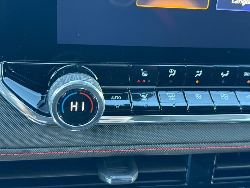 Chevrolet Colorado Vehicle Full-screen Gallery Image 16