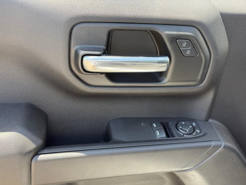 Chevrolet Silverado 1500 Vehicle Full-screen Gallery Image 7