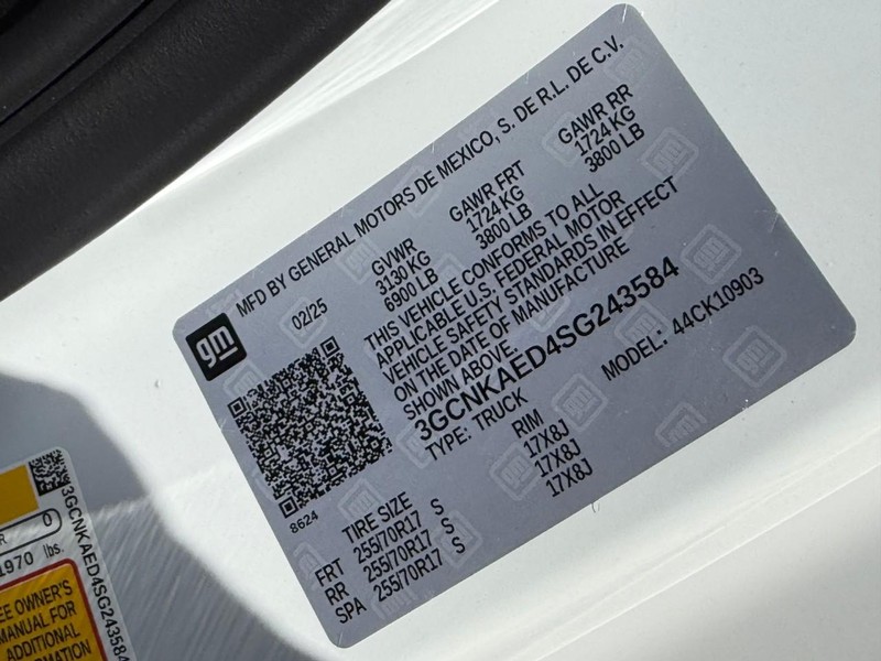 Chevrolet Silverado 1500 Vehicle Full-screen Gallery Image 11