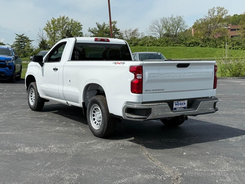 Chevrolet Silverado 1500 Vehicle Full-screen Gallery Image 3